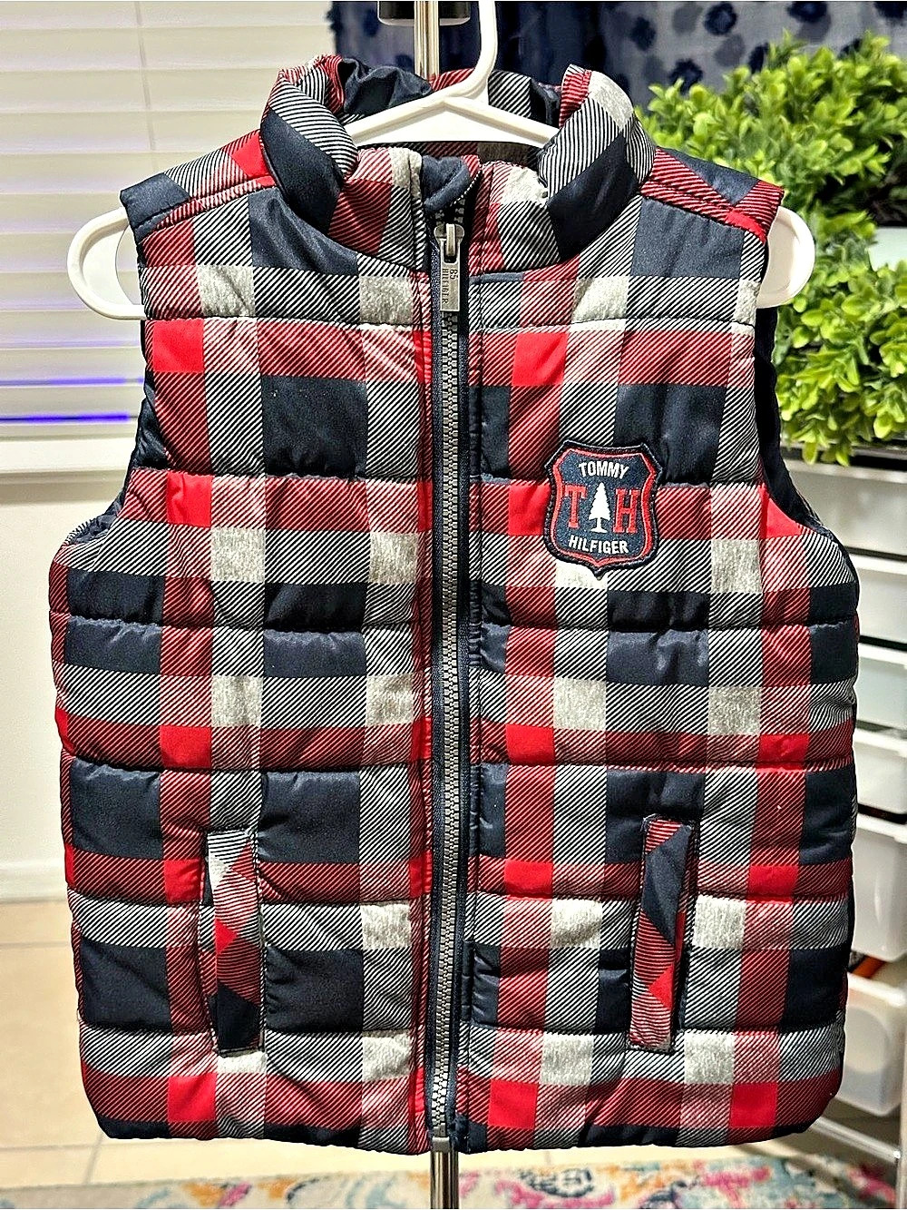 Tommy Hilfiger Plaid Puffer Vest in Red & Black Size 3T Like New